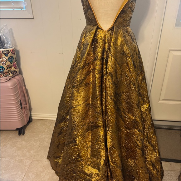 Teuta Matoshi Autumn Leaves Gold Textured Gown - Picture 15 of 15